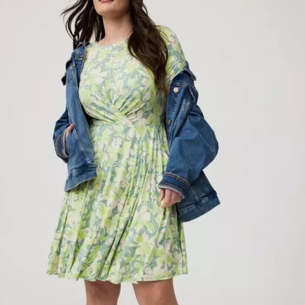 F1 Torrid Super Soft Floral Skater Dress Size 3 Plus Green Jersey Short Sleeve